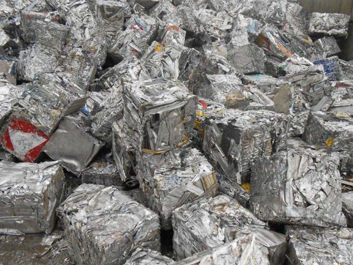 Ghana Customer Visits Metal Scrap Baling Machine Factory And Orders One Set 6 Baled waste metal scraps