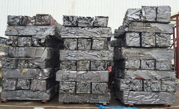 Waste aluminium sheets baling
