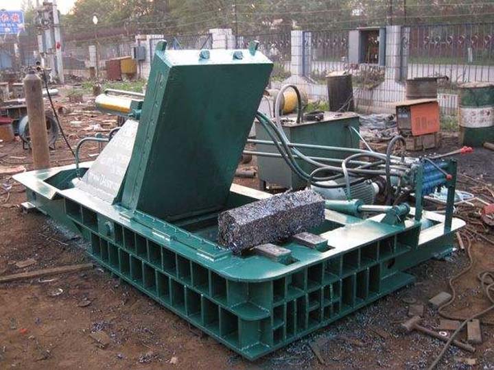 Hydraulic Scrap Metal Baler For Waste Baling Press 10 Customer using of the hydraulic metal baler