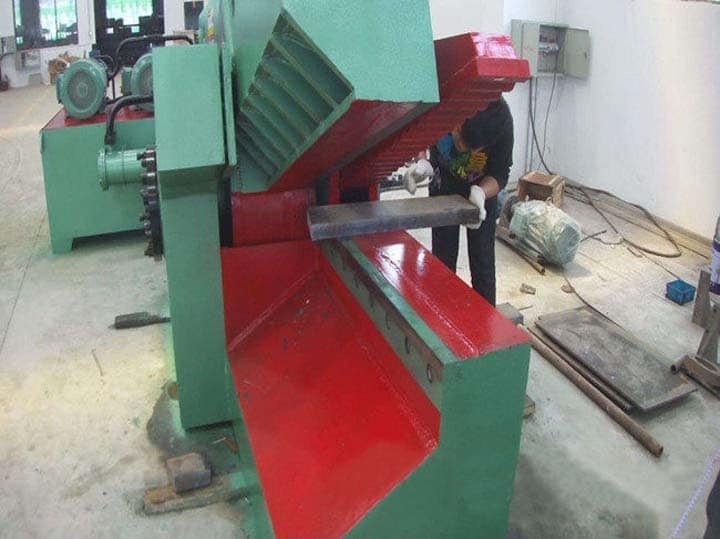 metal cutter for shearing steel sheets