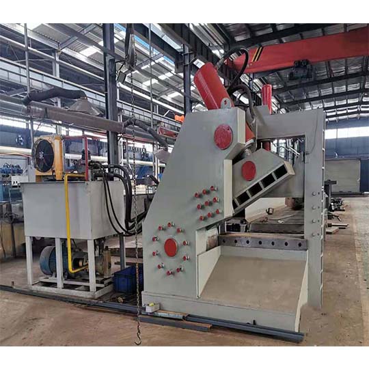 Metal shearing machine