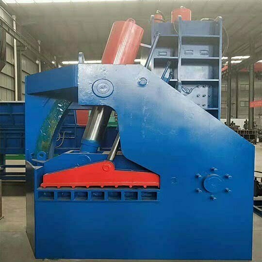 Sheet metal shearing machine