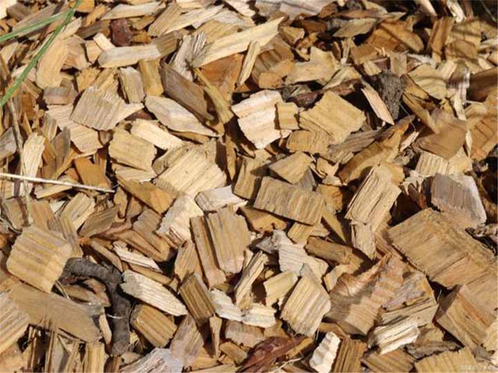 shredded wood pieces