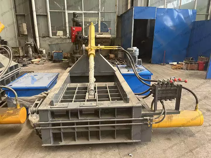 horizontal waste oil barrel baler