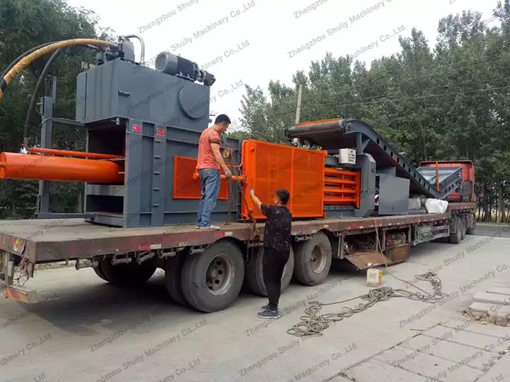 horizontal baling press loading