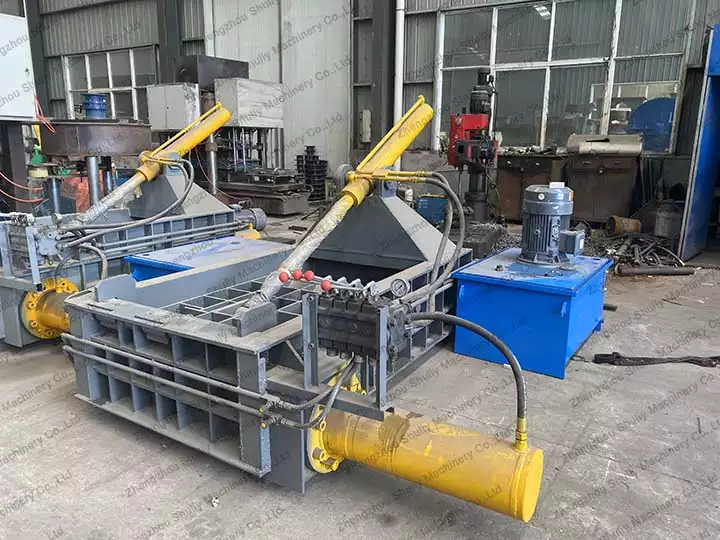 horizontal metal baler