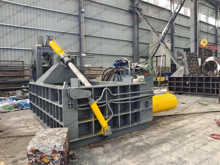 Scrap metal compactor