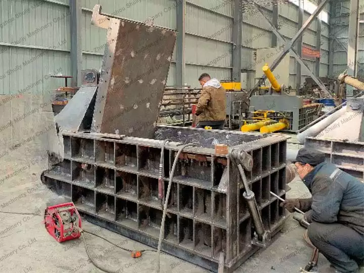 scrap baling machine