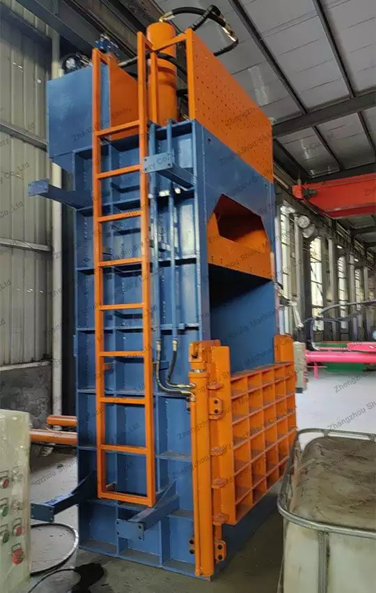 hydraulic baling press for waste tyres