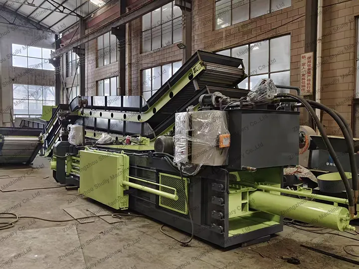 Shuliy Horizontalpressenfabrikbesuch durch Kambodscha 2 Automatischer Horizontalpressen mit Förderband