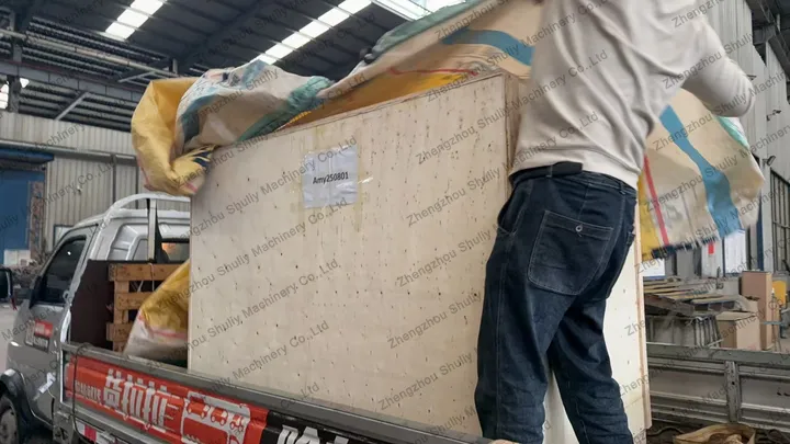 ផ្ទុកម៉ាស៊ីនឧស្សាហកម្មសម្រាប់ដឹកជញ្ជូន