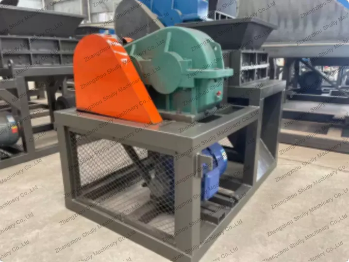 Model-400 shredder for cardboard